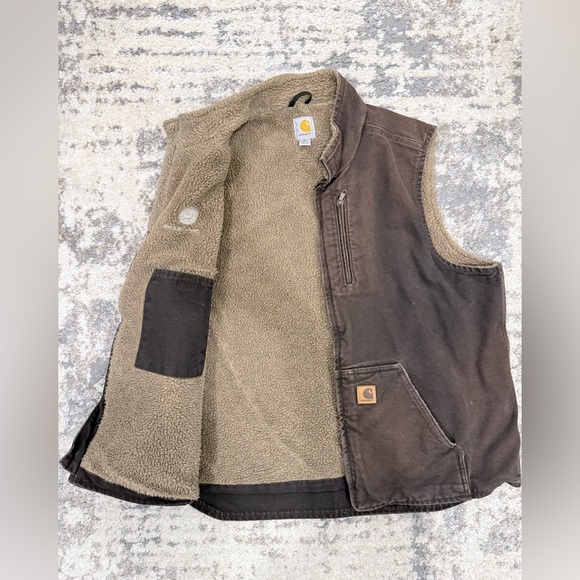Vintage Carhartt (John Deer) Vest with Sherpa lining - Picture 2 of 4